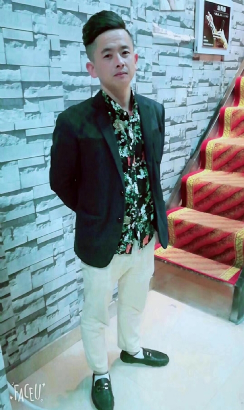男人三十而立的第一张照片--珠海相亲服务中心