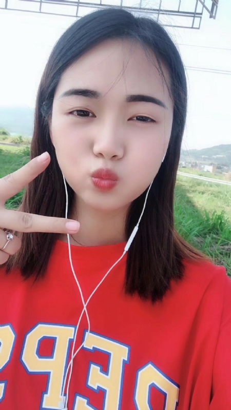 深拥必定温暖的第一张照片--珠海相亲服务中心