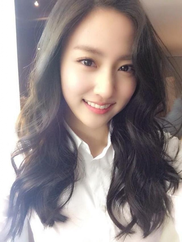 等爱的易微的第一张照片--珠海相亲服务中心