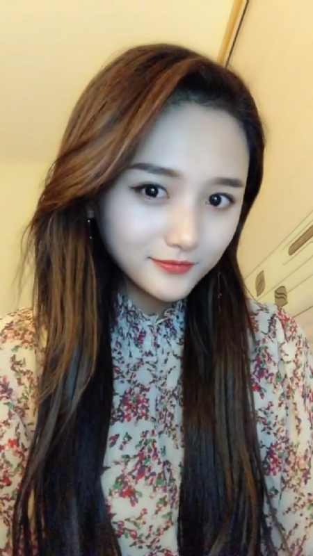 淡然一笑的第一张照片--珠海相亲服务中心