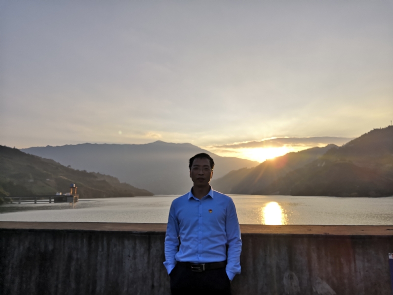 庸人自扰的第一张照片--珠海相亲服务中心