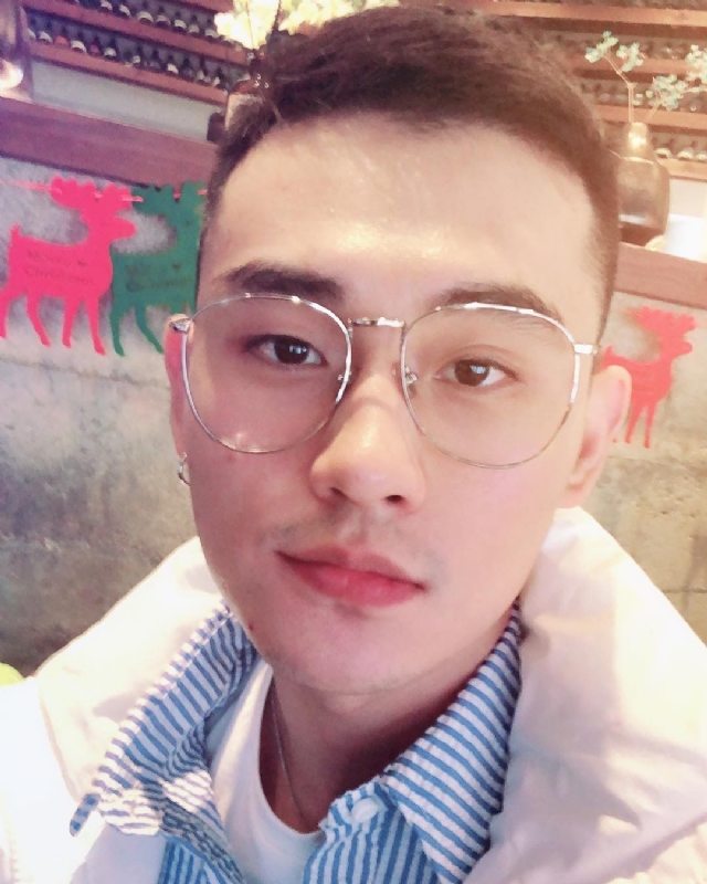 胡强很孤单的第一张照片--珠海相亲服务中心