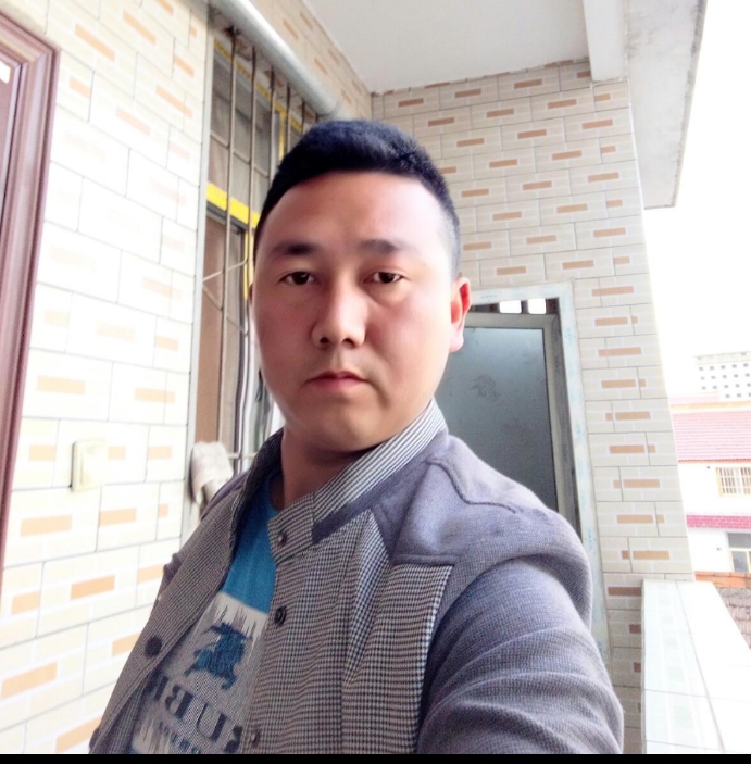 帅帅的大叔的第一张照片--珠海相亲服务中心