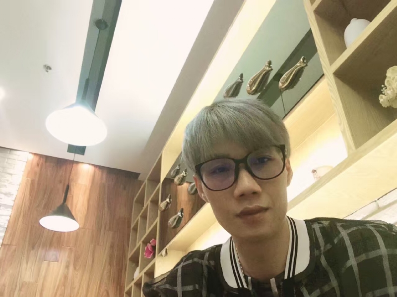 黄峰的第一张照片--珠海相亲服务中心