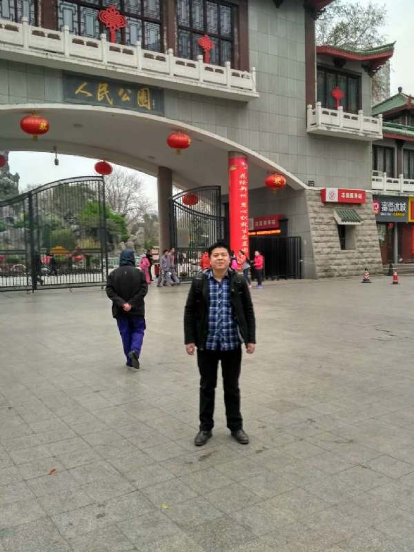 在奋斗的第一张照片--珠海相亲服务中心