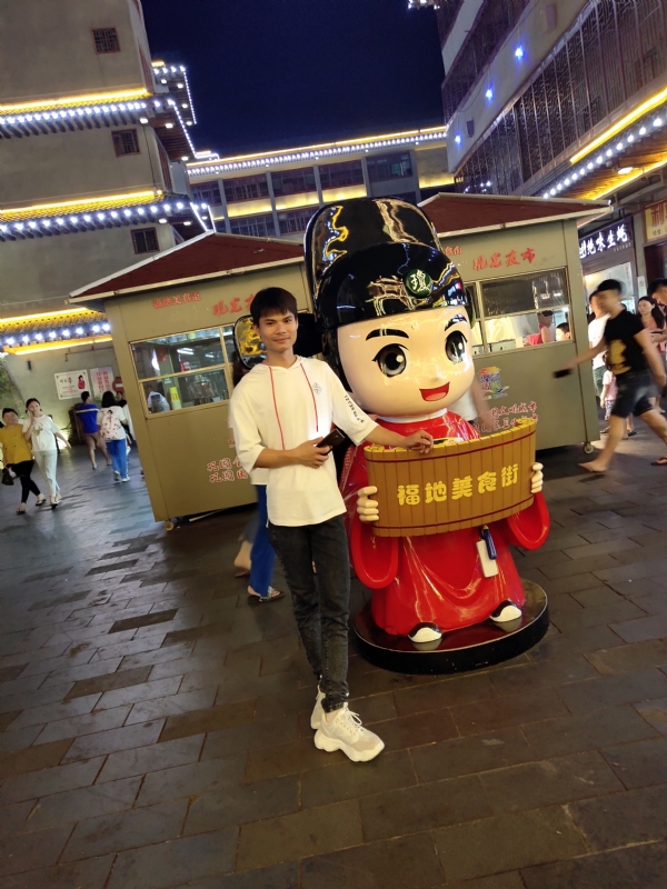 圆嘟嘟的瘦子的第一张照片--珠海相亲服务中心