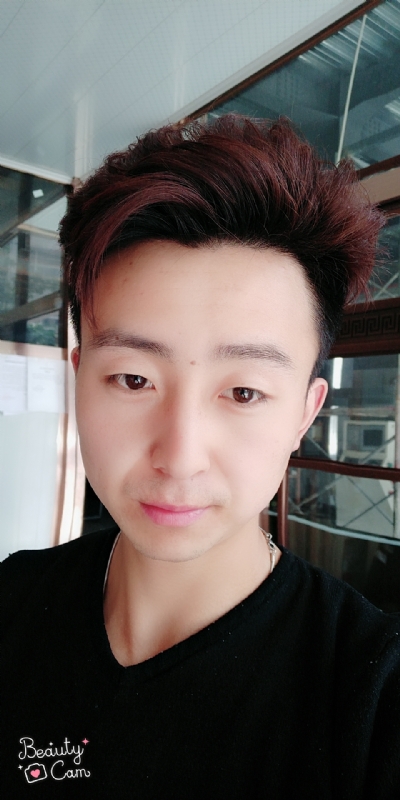 拼命微笑的第三张照片--珠海相亲服务中心