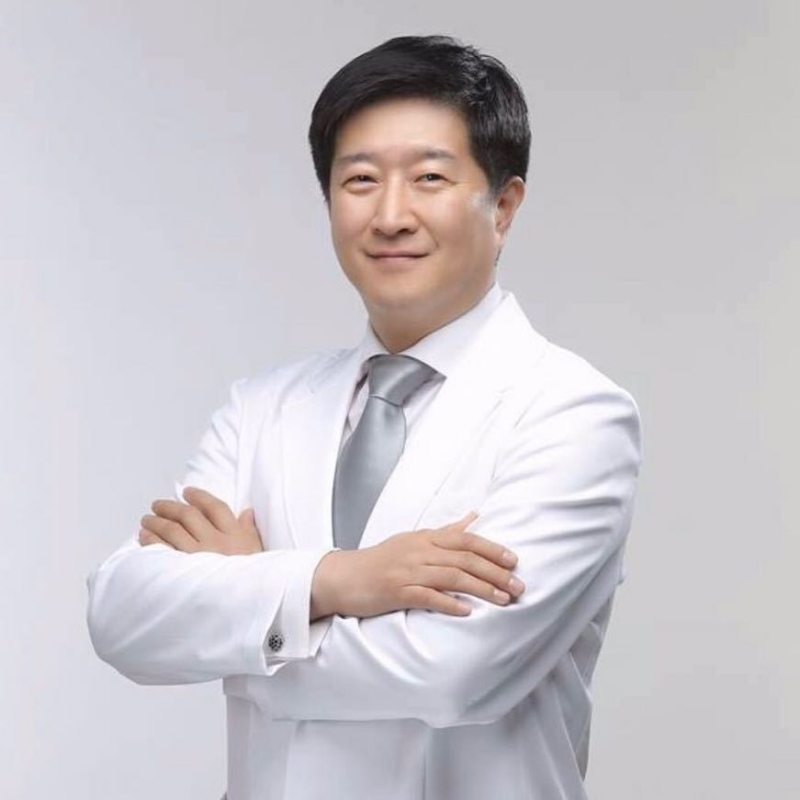 王伟的第四张照片--珠海相亲服务中心
