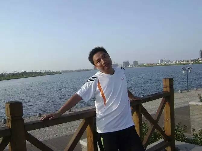 才乡痴情的第二张照片--珠海相亲服务中心