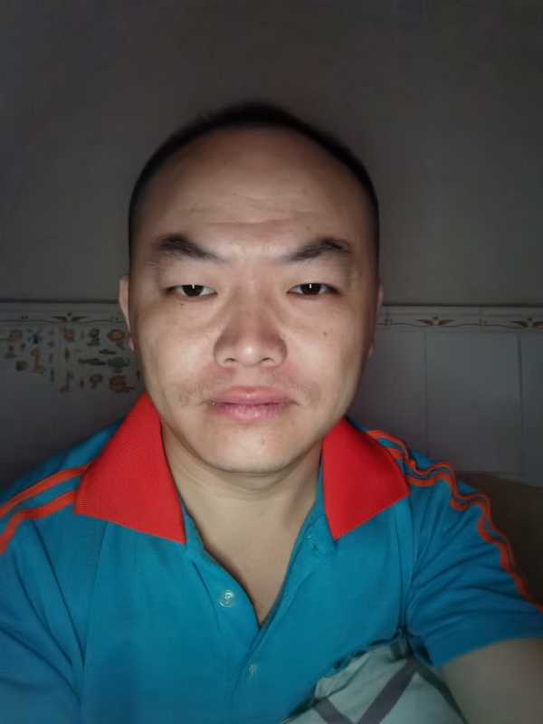与子携老的第三张照片--珠海相亲服务中心