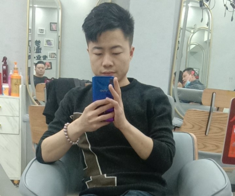 无法自拔的第一张照片--珠海相亲服务中心