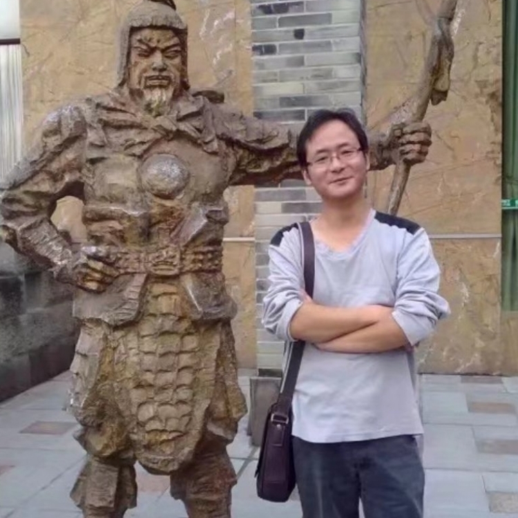 孤狼的第三张照片--珠海相亲服务中心