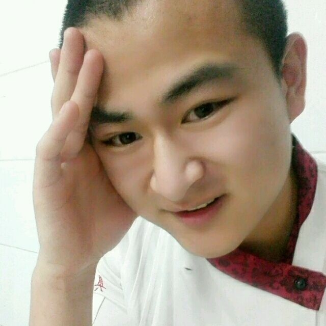 人潮拥挤的第一张照片--珠海相亲服务中心