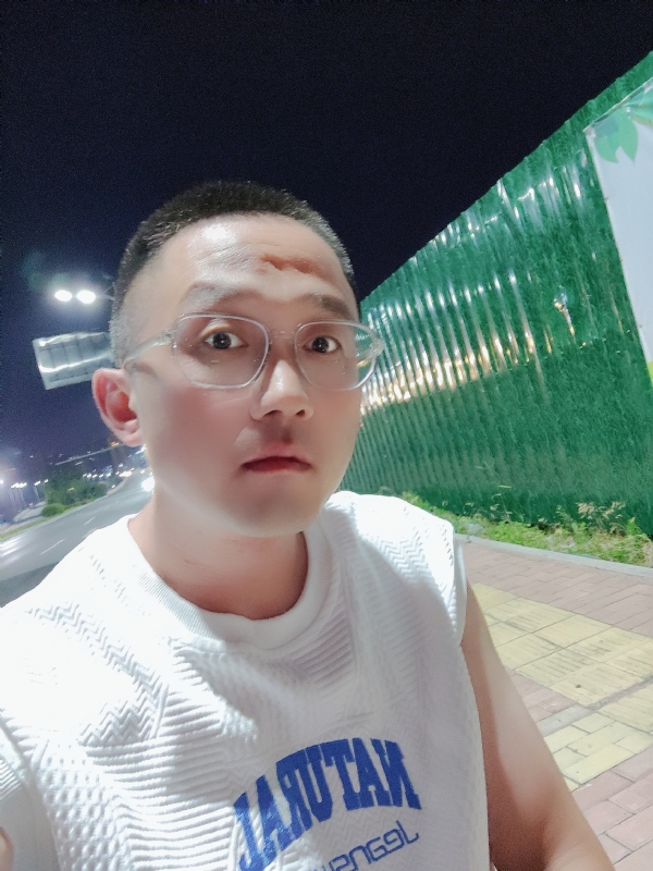 清风烈酒的第一张照片--珠海相亲服务中心