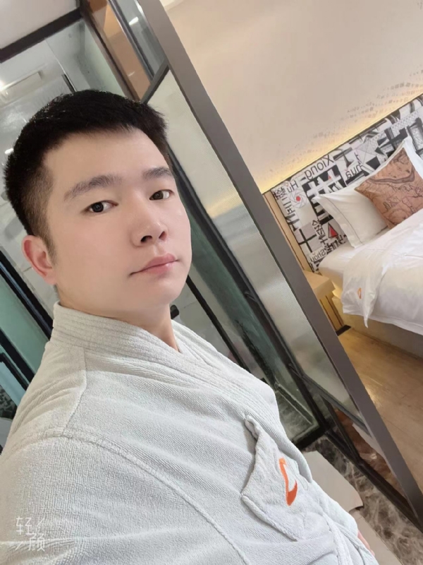 绿帽的第一张照片--珠海相亲服务中心