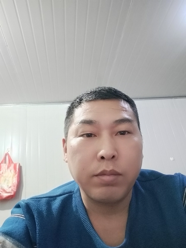 开着拖拉机去兜风的第一张照片--珠海相亲服务中心