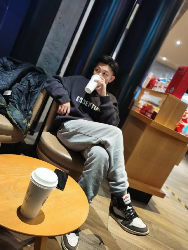 LAZY的第一张照片--珠海相亲服务中心