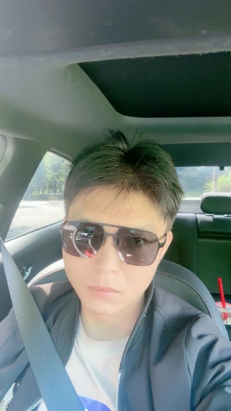 怀念的第一张照片--珠海相亲服务中心
