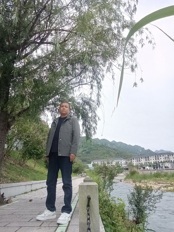 飞雪飘零的第一张照片--珠海相亲服务中心