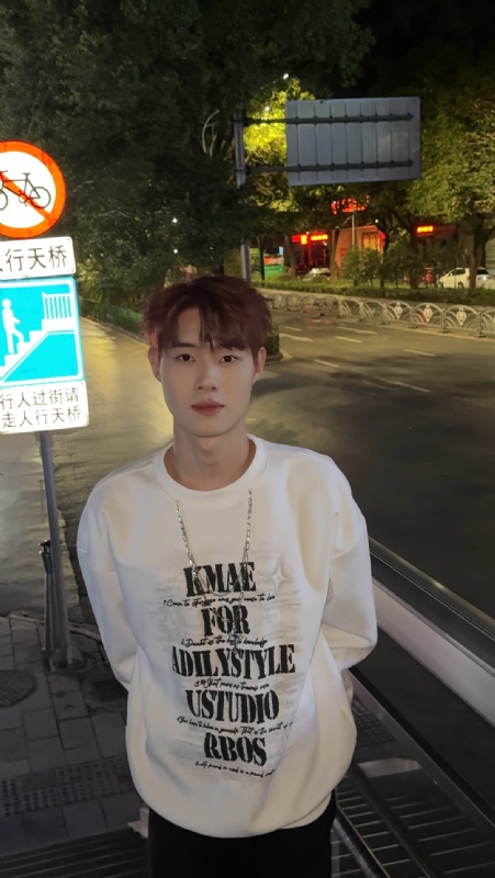 与宇的第二张照片--珠海相亲服务中心