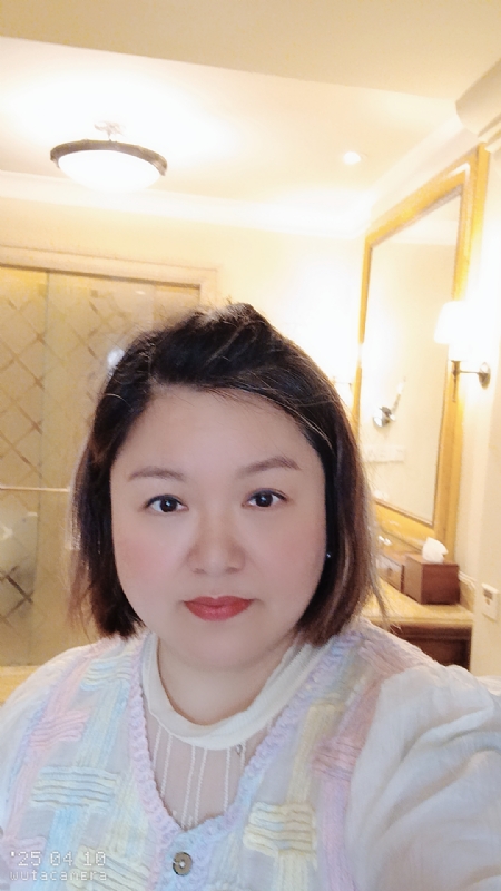 衎静玲瓏的第一张照片--珠海相亲服务中心